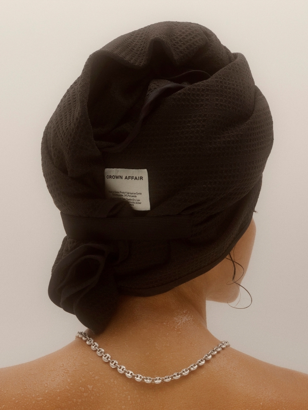 Crown Affair The Towel (Black)
